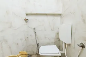 LOTO Inn Hotel Vijay Nagar - Bathroom