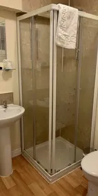 Commercial Hotel - Baño