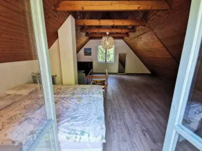 Sunny wooden house on creek, 30 minutes Prague - Quarto