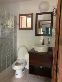 Coconut Tree West Bay - Bathroom