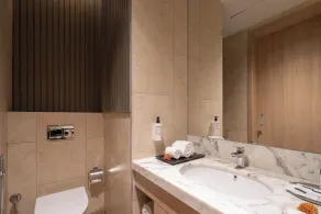 The Magnus - Bathroom