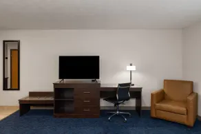 Baymont by Wyndham Oacoma - Room