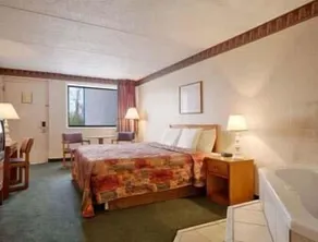 Days Inn by Wyndham Greeneville - Værelse