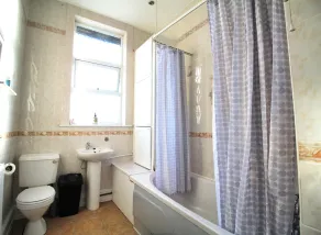 Large Bungalow - 3 Beds 2 Baths - Very Large Enclosed Garden - Dogs Stay Free - Bad