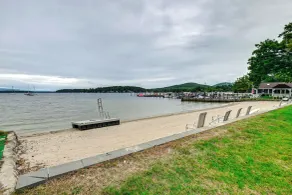 Lake Winnipesaukee Condo w/ Beach Access! - Innvendig