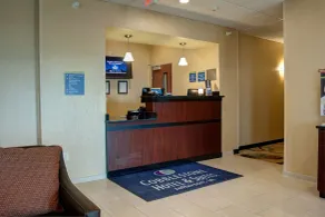 Cobblestone Hotel and Suites - Jefferson - Rezeption