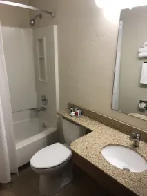Super 8 by Wyndham Bend - Salle de bain