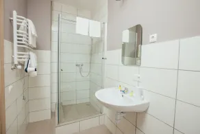 Jam Hotel Hnatyuka - Bathroom