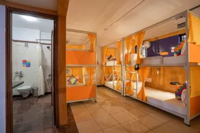 goSTOPS Bengaluru, Gandhi Nagar Majestic - Private Rooms & Dorms - Quarto