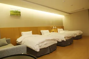 J Square Hotel and Wedding - Room
