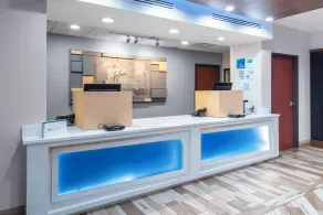 Holiday Inn Express & Suites Roanoke Rapids by IHG - Réception