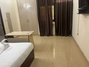 Cleo Elegance Rooms & Banquet - Quarto