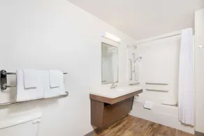 WoodSpring Suites Savannah Pooler - Salle de bain