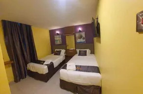 Enrich Hotel Puncak Alam by uBook - Zimmer