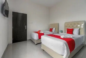 RedDoorz near Mall SKA Pekanbaru - Room