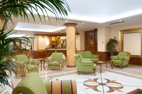 Hotel Marconi - Lobby sitting area