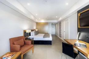 Oaks Darwin Elan Hotel - Room