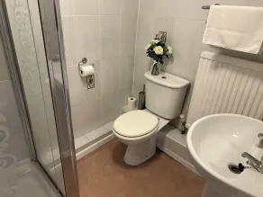 Castle View Hotel - Bathroom