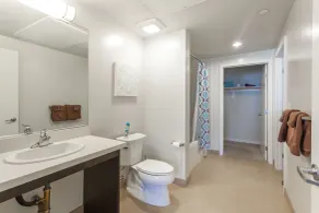 Tripbz Avalo Suites - Bathroom