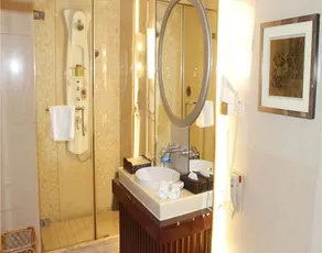 Shanxi Yingze Hotel - Bathroom