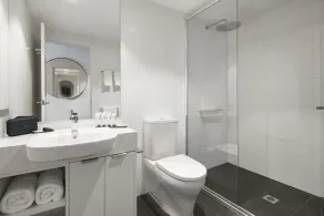 Quest St Kilda Road - Bathroom