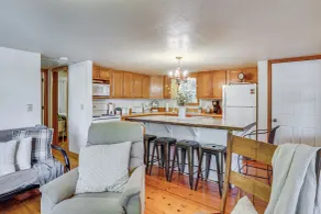 Pet-friendly Cabin w/ Dock & Lake Views in Edwards - Innenbereich