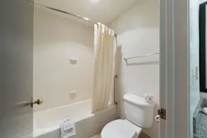 Motel 6-San Antonio, TX - Fiesta Trails - Badezimmer