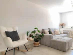 Charming Guest Room Near Lake Geneva in Villeneuve - Sala