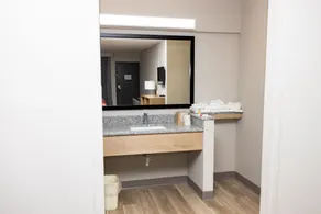 Days Inn by Wyndham Cincinnati East - Badezimmer