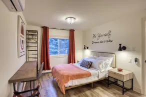 Rustic Elegant Stays in Niagara Benchlands - Room
