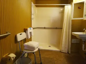 The Woods Inn - Bathroom