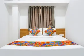 FabHotel White House Inn - Camera