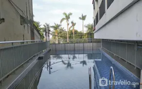 Modern & Contemporary Studio at Beverly Dago Apartment near ITB By Travelio - Pool