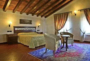 Bes Hotel La Muratella - Zimmer