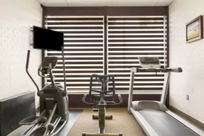 Days Inn by Wyndham Vermilion - Sala de fitness