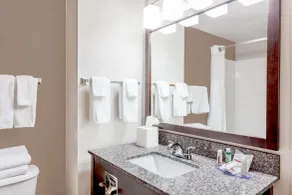Super 8 by Wyndham Prince Albert - Salle de bain