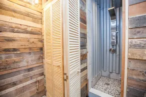 PodShare DTLA - Salle de bain