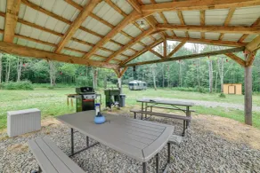 Catskills Airstream! Pavilion & Fire Pit Access - Innvendig