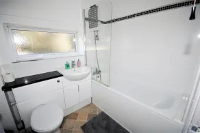Get Away Home With Hot Tub Sleeps 6 - Bathroom