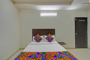 FabHotel White House Leo - Sarath City Capital Mall, Kondapur - Chambre