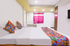FabHotel Aarvi Inn - Chambre