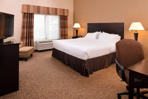 Holiday Inn Express & Suites Fairmont by IHG - Chambre