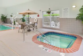 Holiday Inn Express & Suites Parkersburg-Mineral Wells by IHG - Pool