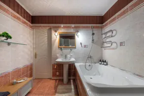 Spacious apartments near Pobedy Square - Salle de bain