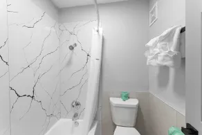 Baymont by Wyndham San Antonio Near Lackland AFB - Bathroom