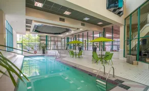 Rosedale on Robson Suite Hotel - Piscine