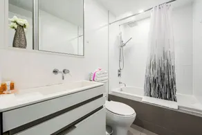Altitude Suites on Yonge - Downtown Toronto Near SickKids & Eaton Centre - Salle de bain