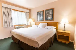RiverTree Inn & Suites - Bathroom