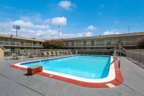Best Western University Inn - Piscine