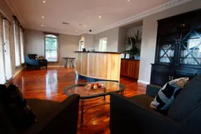 Carlyle Suites & Apartments - Reception